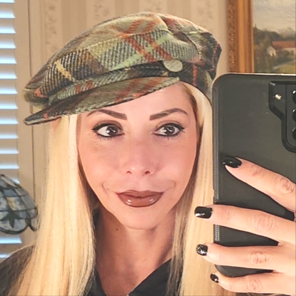 Nordstrom Accessories - Nordstrom Green Plaid Wool Blend Breton Style Cap